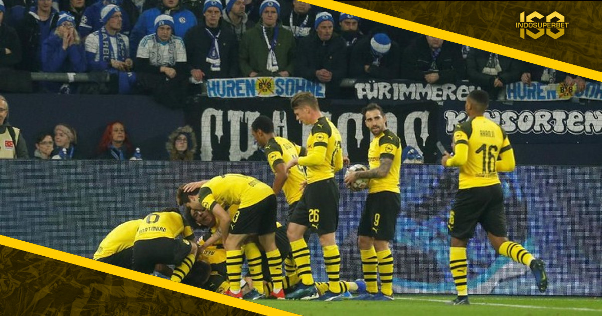 Borussia Dortmund Kalahkan Schalke 2-1 di Revierderby