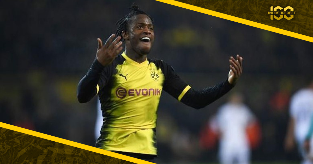 Chelsea Pinjamkan Batshuayi ke Valencia