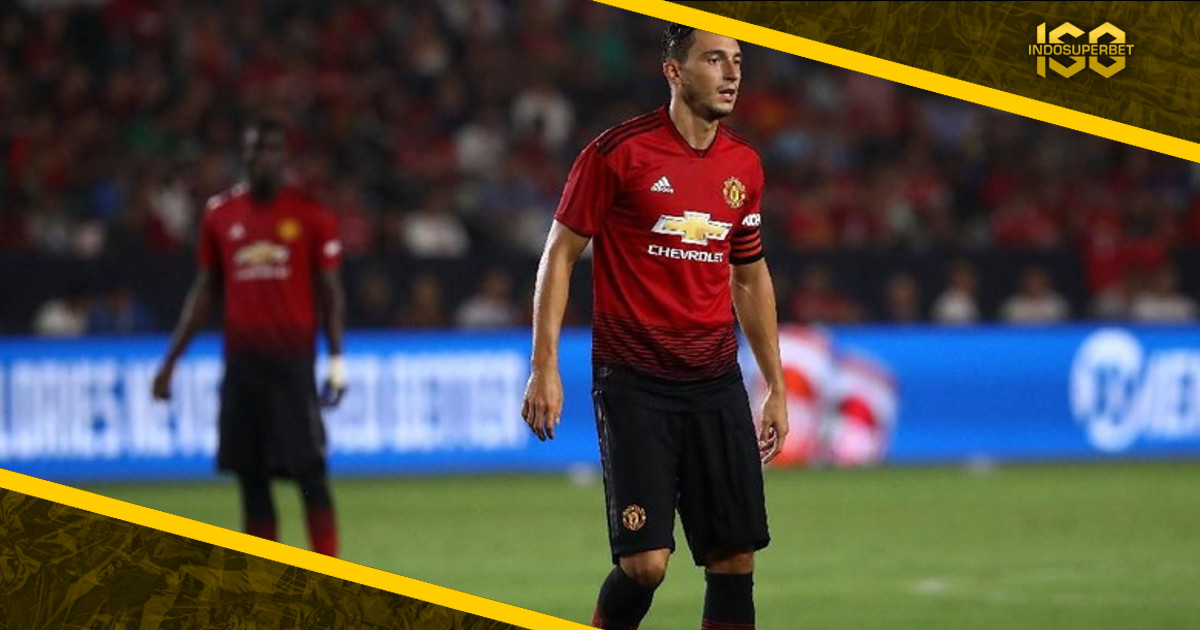 Solskjaer Beri Sinyal Tutup Pintu Keluar Darmian-Andreas Pereira