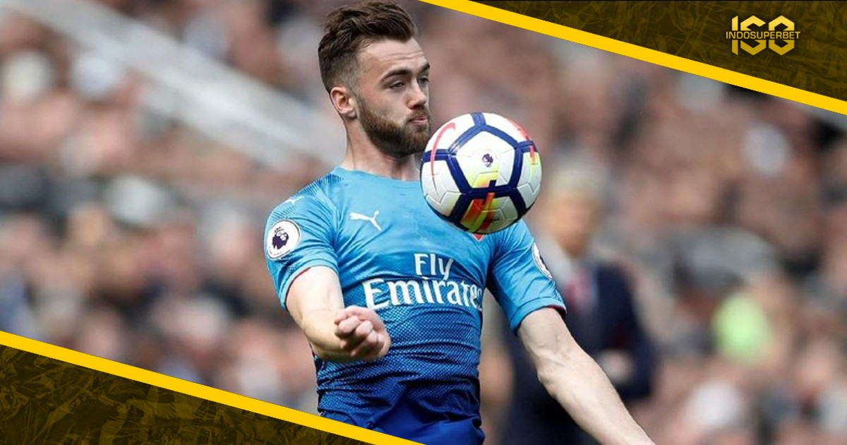 Arsenal Pinjamkan Calum Chambers ke Fulham